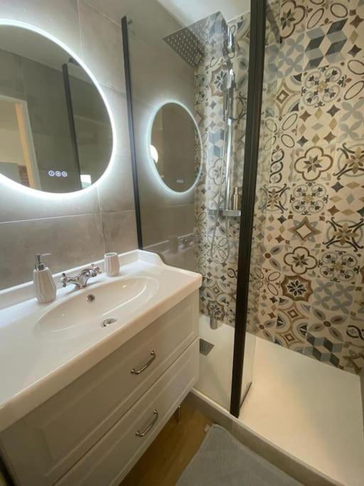 Vue - Parking - Piscine - Appartement Saint Aygulf